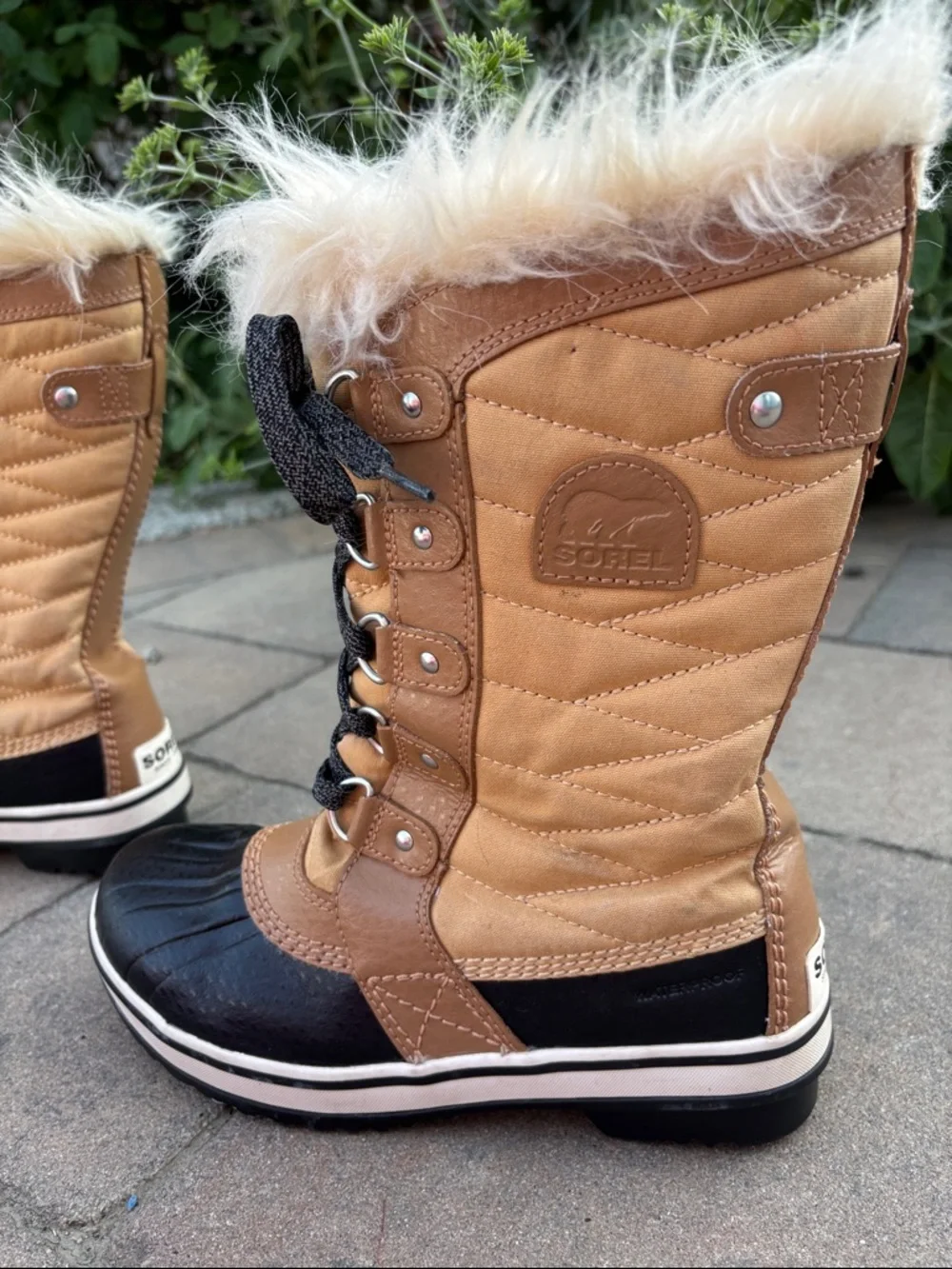 Kids' Tofino II Faux Fur‎ Lined Waterproof Boot.  Size 4